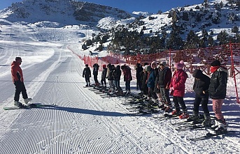 Erzincan’da "Okulumuz Ergan, Dersimiz Kayak" projesi