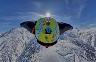 Ergan Dağı Kayak Merkezinde, Wingsuit Atlayışı...