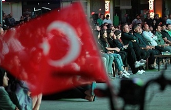 Vali Aydoğdu Milli Maçı Vatandaşlarla Birlikte İzledi