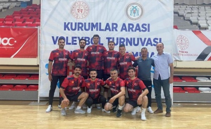 Erzincan Belediyesi İtfaiye Müdürlüğü voleybol takımı bir üst tura yükseldi
